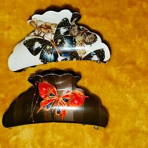 Set of 2 ✌️  butterfly 🦋 claw clips pre-owned.  Never used good condition